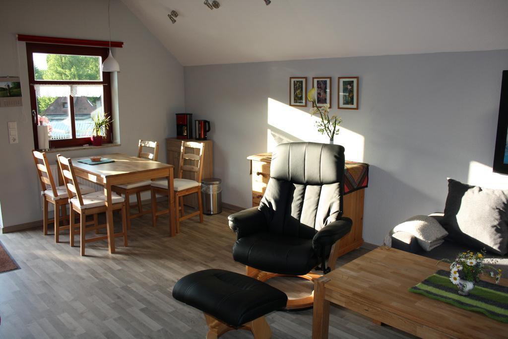 شقة Cafe Landart Im Thueringer Finistere Plaue  الغرفة الصورة